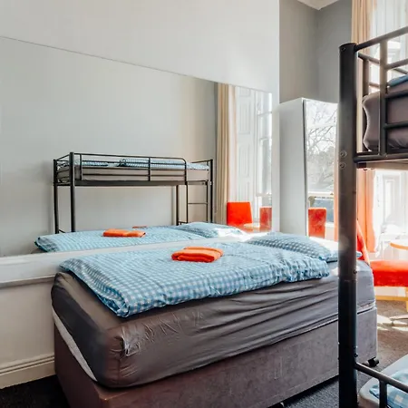 Eden Quay Private Inn *