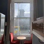 イン Eden Quay Private