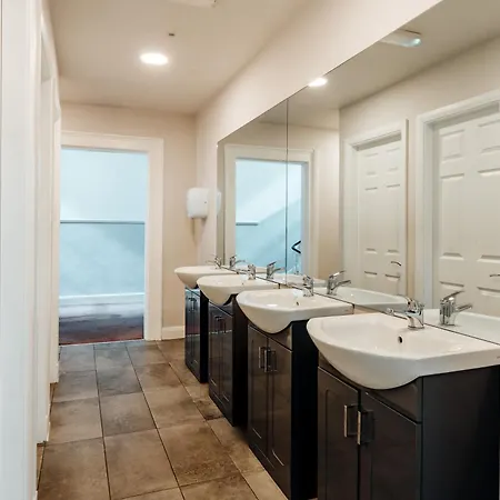 Eden Quay Private 2*