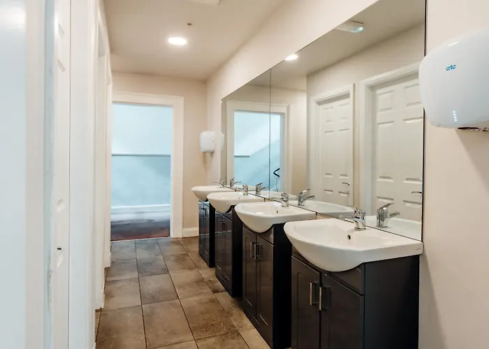 Eden Quay Private 2*